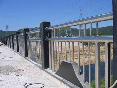 橋梁景觀護欄安裝案例
