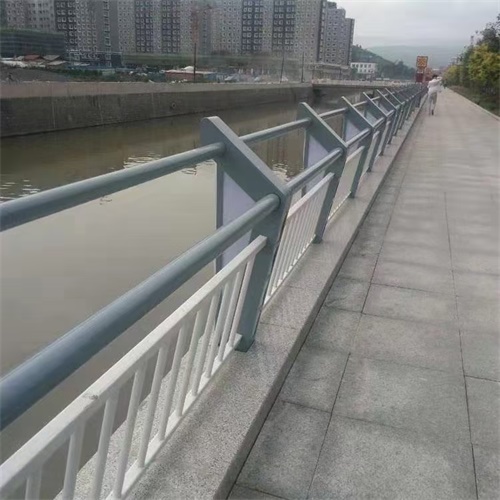 天津不銹鋼防撞護欄訂做熱線